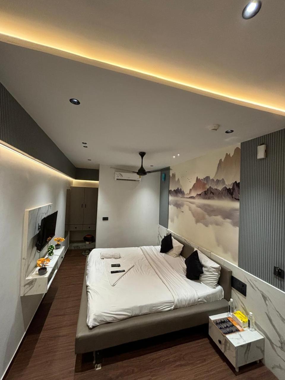 V Love Surat Ngoại thất bức ảnh